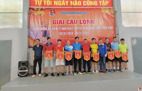 GIẢI CẦU LÔNG CHÀO MỪNG KỶ NIỆM 72 NĂM NGÀY TRUYỀN THỐNG HỌC SINH - SINH VIÊN VÀ HỘI SINH VIÊN VIỆT NAM (9/1/1950 - 9/1/2022).