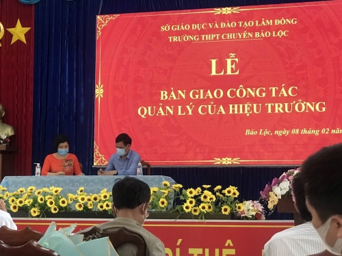 Lễ bàn giao công tác quản lý của hiệu trưởng và chia tay thầy Hiệu trưởng