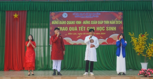 Trường THPT Chuyên Bảo Lộc tổ chức chuỗi các hoạt động mừng Đảng quang vinh, mừng xuân giáp thìn